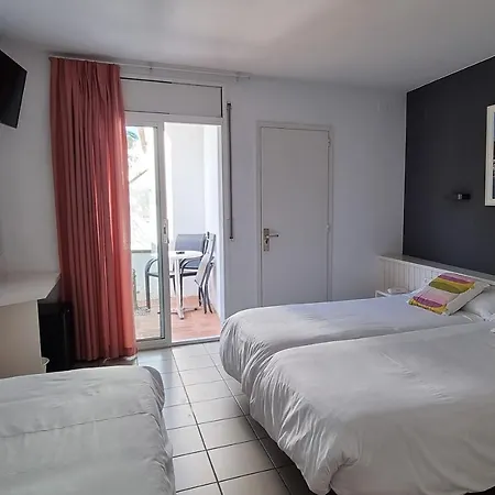 S'aguarda 3* Cadaques