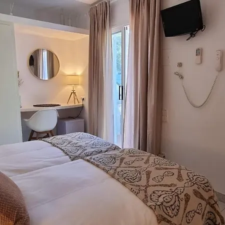 S'aguarda 3* Cadaqués