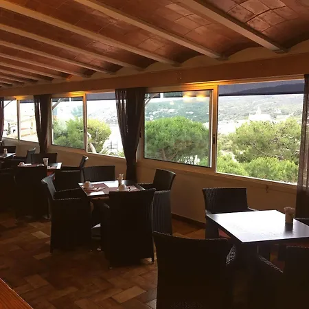 S'aguarda Hotel Cadaques